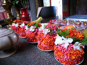 台灣南部六堆客家地區祭祀用花 - 盤花